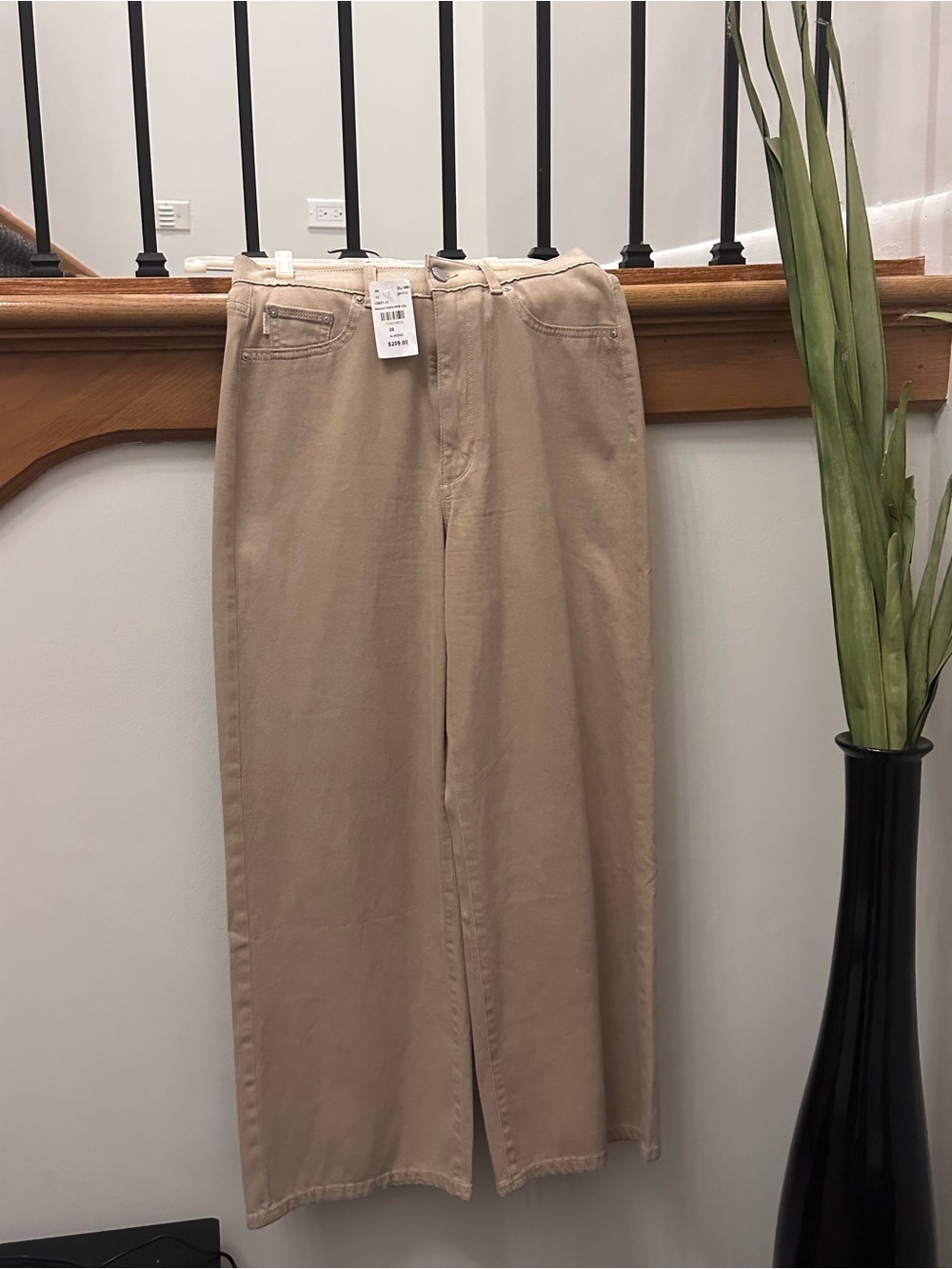 DL1961 Beige Wide-Leg Jeans — Relaxed Flare